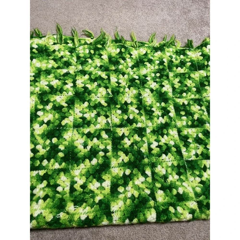 Vtg 70s Style Granny Squares Shamrock Green Crochet Throw‎ Blanket Afghan 43